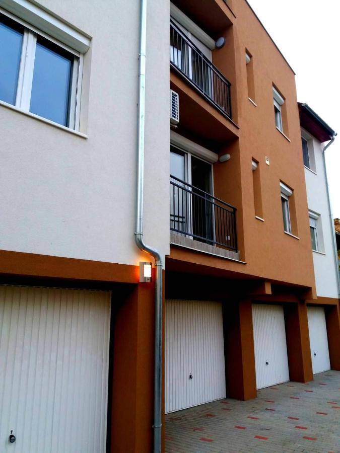 Olga Apartman Сегед Екстер'єр фото